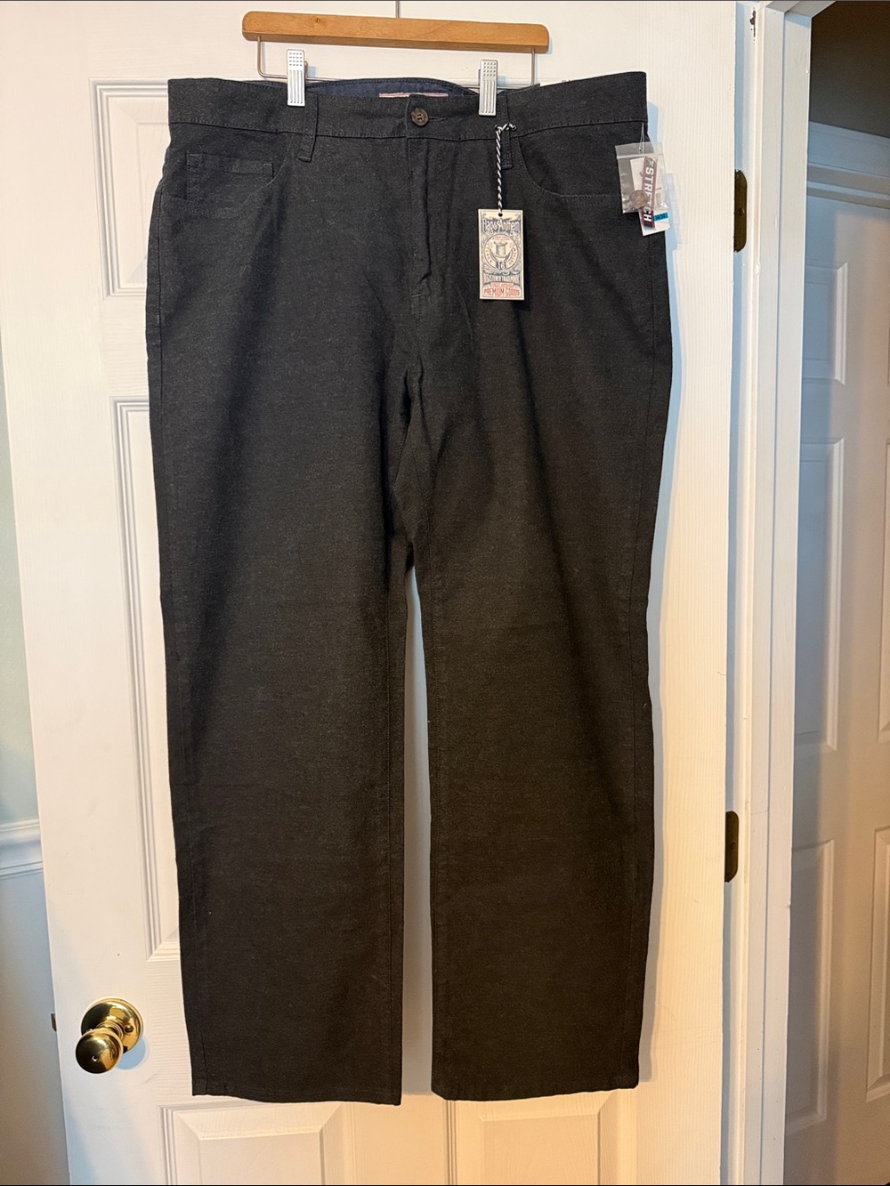 Men's Black Chino Pants - Straight Fit